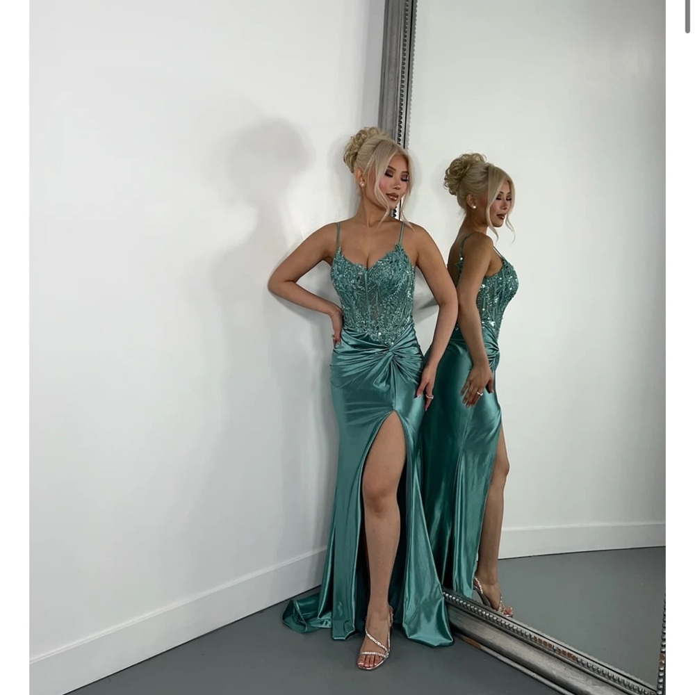 Alglist Remi dress in blue